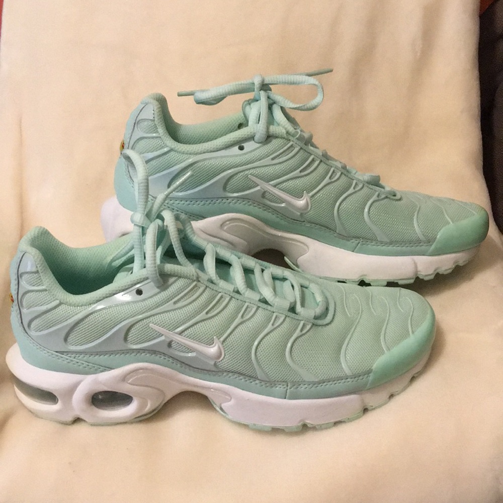 Nike youth sneakers